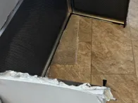 Kondicionieriaus bloko apsauga, šlaitiniu stogu