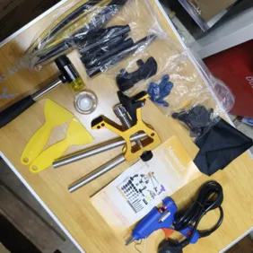 Rinkinys automobilio įlenkimams šalinimui