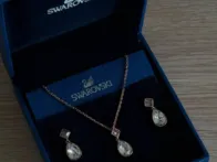 Origianlus Swarovski komplektas. Auskarai ir kaklo