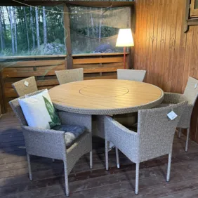 Stalas Ø150 cm ir 6 „Asta“ kėdės